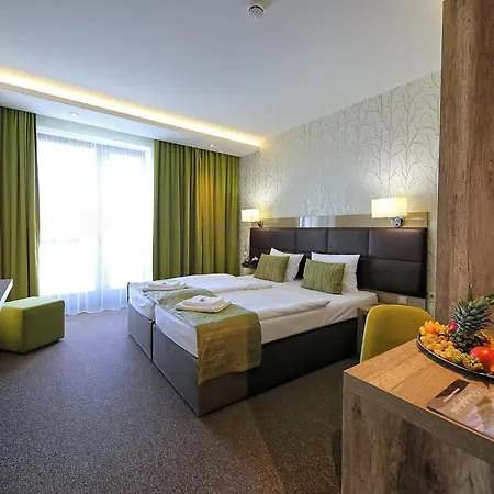 Nadas To Park Hotel Vasad Exterior photo